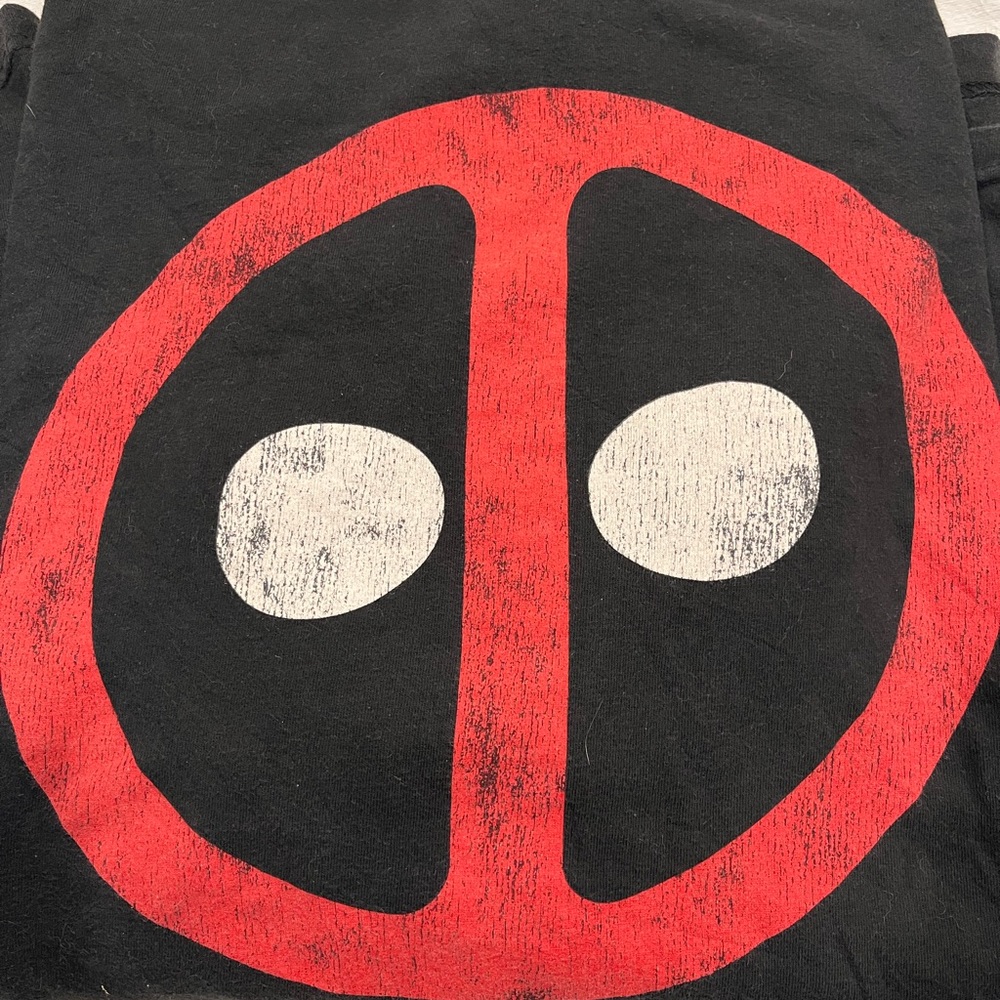 Men’s Black T-Shirt with Deadpool Graphic - Picture 2 of 3